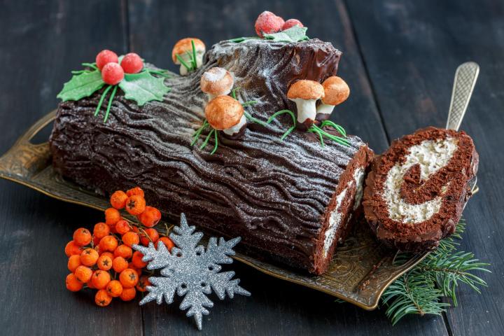 what-is-yule-burning-of-the-yule-log-the-old-farmer-s-almanac